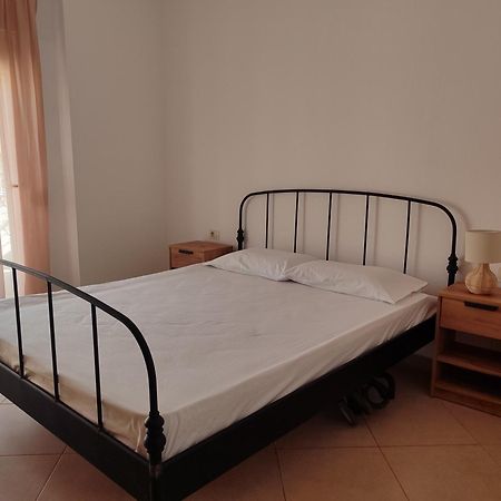 Seaview Apartment Detjoni Sarande Bagian luar foto