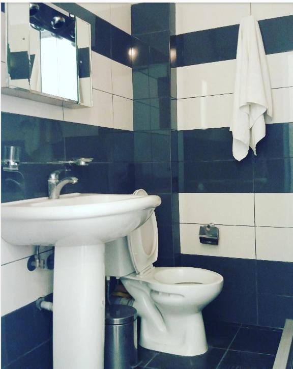 Seaview Apartment Detjoni Sarande Bagian luar foto